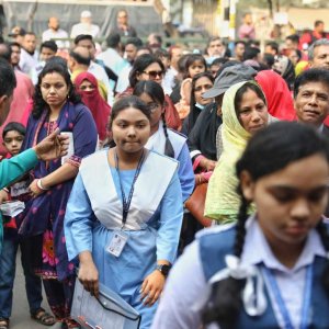 এইচএসসি পরীক্ষার্থীদের সময় নিয়ে বের হওয়ার পরামর্শ