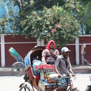 ৩৫ জেলায় তাপপ্রবাহ, ভ্যাপসা গরমে জনজীবন অতিষ্ঠ