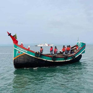 বাংলাদেশের নির্বাচন কর্মকর্তাদের ওপর মিয়ানমার থেকে গুলি বর্ষণ