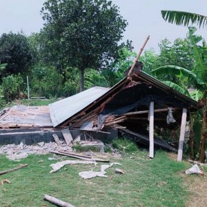 কুষ্টিয়ায় বাউলের আখড়া ভেঙে দিয়েছে দুর্বৃত্তরা