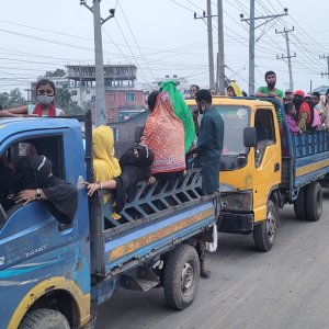 ঢাকা-ময়মনসিংহ মহাসড়কে ‘পিঁপড়ার গতিতে’ চলছে গাড়ি