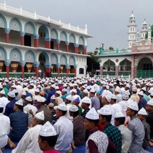 চট্টগ্রামে শতাধিক গ্রামে আজ ঈদ উদযাপন, হয়েছে কোরবানিও