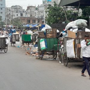 চিড়িয়াখানার দর্শনার্থীদের ‘অভ্যর্থনা’ হয় দুর্গন্ধে