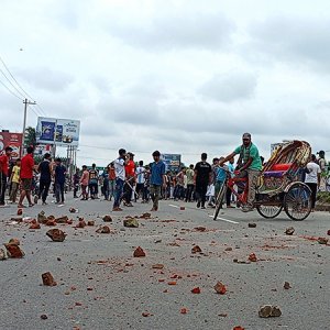 কুমিল্লায় কনস্টেবলকে পিটিয়ে হত্যার অভিযোগ