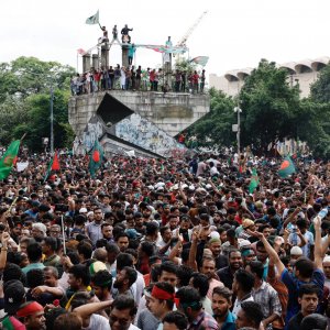 দিল্লিতে বাংলাদেশ হাইকমিশনে নিরাপত্তা জোরদার, মৈত্রী এক্সপ্রেস মঙ্গলবার বন্ধ