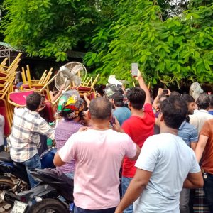 স্থাপনা ও জানমালের ক্ষতি না করার আহ্বান সেনাপ্রধানের