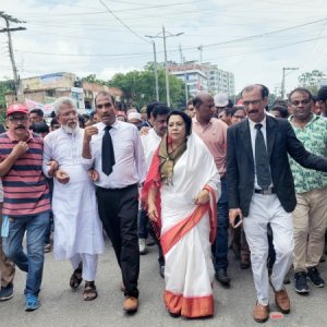 কারও বাড়িঘর ভাঙচুর করলে দল থেকে বহিষ্কারের ঘোষণা বিএনপি নেত্রীর