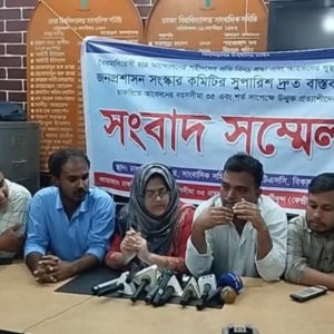 সোমবারের মধ্যে চাকরির বয়স ৩৫ করার আল্টিমেটাম