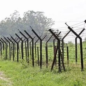 জামিন পেয়েই ফের ভারতে যাওয়ার চেষ্টা, আটক ৪