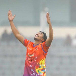 ক্রিকইনফো অ্যাওয়ার্ডে তাসকিন