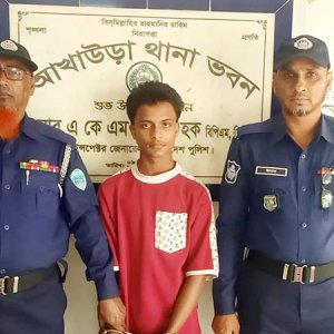 আখাউড়ায় অপহরণকারীর কাছ থেকে কিশোরী উদ্ধার