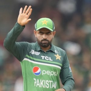 এশিয়া কাপ দিয়ে টি-টোয়েন্টিতে ফিরতে পারেন বাবর