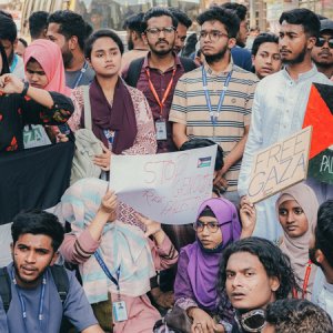 ফিলিস্তিনে হামলার প্রতিবাদে বেসরকারি বিশ্ববিদ্যালয়ের শিক্ষার্থীদের বিক্ষোভ