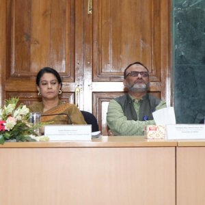 এগিয়ে যাওয়ার ক্ষেত্রে রাজনৈতিক বিভাজন বড় বাধা: ঢাবি উপাচার্য