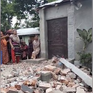 সালিশের নামে বাড়ি ভাঙচুর-লুটপাট: যশোরে বিএনপির দুই নেতাকে বহিষ্কার