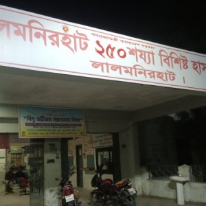 তিস্তা টোল প্লাজায় যুবদল নেতার হামলায় আহত ২