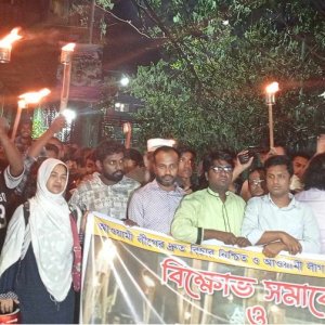 আ.লীগ নিষিদ্ধ না করলে দুই উপদেষ্টাকে অপসারণে আন্দোলনের হুঁশিয়ারি এনসিপির