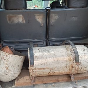 মাইক্রোবাসের গ্যাস সিলিন্ডারে ২০ কেজি গাঁজা