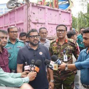 ব্যাটারিচালিত রিকশার উৎপাদন বন্ধ: ডিএনসিসি প্রশাসক