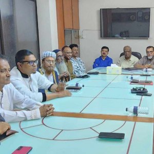 ‘চট্টগ্রাম বন্দর বিদেশিদের হাতে তুলে দেওয়ার ষড়যন্ত্র থেকে সরে আসতে হবে’
