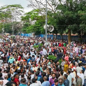 ইশরাক সমর্থকদের বিক্ষোভ, গুলিস্তানে যান চলাচল বন্ধ
