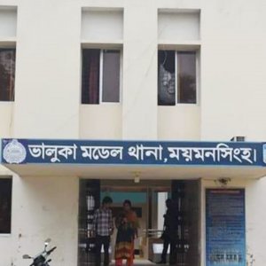 ভাবি ও মুক্তিযোদ্ধাকে কুপিয়ে হত্যা করলো যুবক