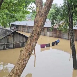 পাহাড়ি ঢলের স্রোতে ভেসে গেছে দুই শিক্ষার্থী, একজনের মৃত্যু