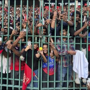 কোহলিদের বিজয় উদযাপনে ‘পদদলিত’ হয়ে ৪ জনের মৃত্যু