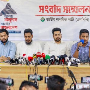 বন্যায় গণতহবিলের হিসাব ত্রাণ মন্ত্রণালয়ের কাছে চাওয়ার পরামর্শ হাসনাতের