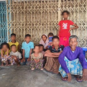 টেকনাফে আসা ১৪ রোহিঙ্গা বিজিবি হেফাজতে, পালিয়ে গেছেন ৮ জন
