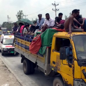 ঈদযাত্রা: ৪ ঘণ্টার পথ পাড়ি দিতে লেগেছে ১০ ঘণ্টা