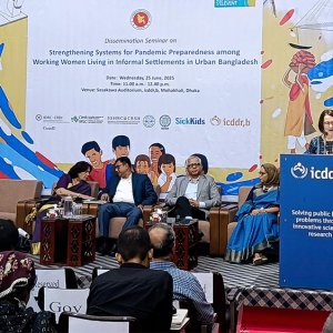 মহামারিতে বেশি ক্ষতির শিকার অপ্রাতিষ্ঠানিক খাতের কর্মজীবী নারীরা: গবেষণা