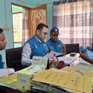 মৃত ও প্রবাসীর নামে সরকারি অর্থ আত্মসাৎ, নোয়াখালী বিএডিসি কার্যালয়ে দুদকের অভিযান