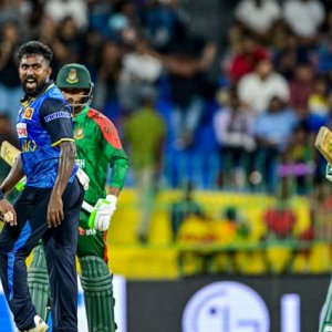 জয়ের মঞ্চটা নিজেরাই ভেঙে দিলেন ব্যাটাররা