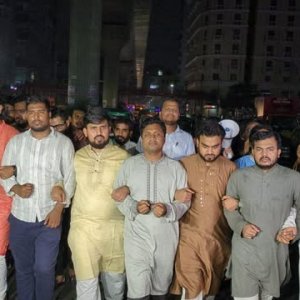 কার্যালয়ের সামনে ককটেল বিস্ফোরণের ঘটনায় এনসিপির তাৎক্ষণিক বিক্ষোভ
