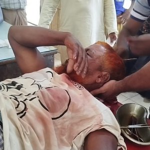গরুর ঘাস খাওয়া নিয়ে সংঘর্ষে আহত ১০, দুই জন গুলিবিদ্ধ