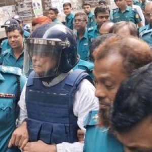 হাজতখানায় নিরাপত্তাহীনতায় ভুগছেন ইনু: আদালতে আইনজীবী