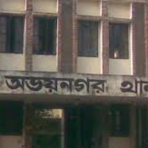 রাতে ভ্যান নিয়ে বের হয়ে ফেরেননি, সকালে মিললো মরদেহ