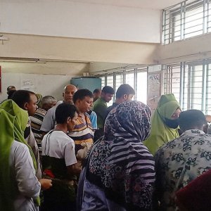 মোটরসাইকেল নিয়ন্ত্রণ হারিয়ে গাছে ধাক্কা, ইমাম নিহত