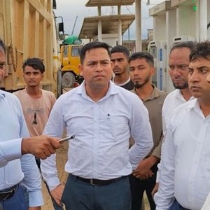 একটি পাথরও যদি সরানো হয়, জীবন ঝালাপালা করে দেবো: সিলেটের ডিসি
