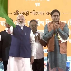 বাঁচতে চাই, বিজেপি তাই: কলকাতার জনসভায় মোদি