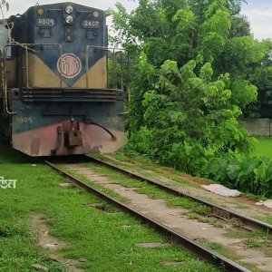 যে রেলপথে ট্রেন চলে বাইসাইকেলের গতিতে