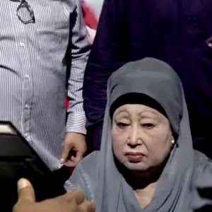 স্বাস্থ্য পরীক্ষা করাতে এভার কেয়ারে খালেদা জিয়া