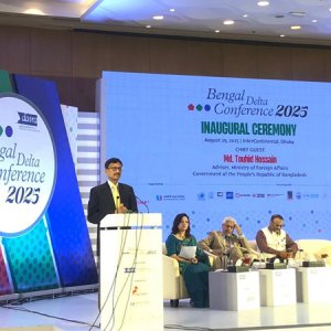 ‘বাংলাদেশ গণতান্ত্রিক ক্ষমতা হস্তান্তর প্রক্রিয়ার দিকে হাঁটছে’