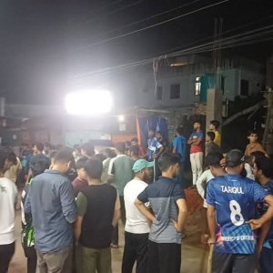 চট্টগ্রাম বিশ্ববিদ্যালয় এলাকায় শিক্ষার্থীদের সঙ্গে স্থানীয়দের সংঘর্ষ, আহত ৩০