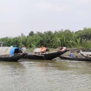 সুন্দরবনে মাছ ধরার মৌসুম শুরু, প্রথম দিনে রওনা দিয়েছেন হাজার জেলে