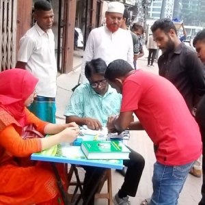 কাকরাইলে মোবাইল কোর্ট অভিযান: কালো ধোঁয়া নির্গমনে ৬ মামলা, জরিমানা