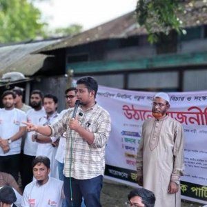 হোন্ডা-গুন্ডার রাজনীতি আর চলবে না, জনগণের পাশে থাকতে জনপ্রতিনিধি হওয়ার দরকার নেই