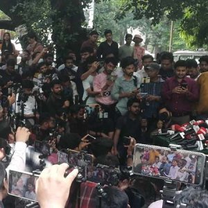 ছাত্রদলের ভিপি ও জিএস প্রার্থীর ফেসবুকে সাইবার হামলার অভিযোগ