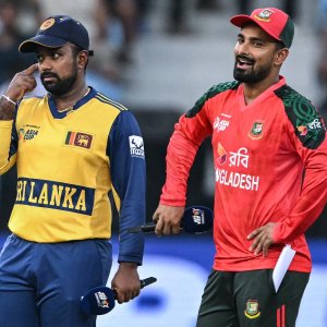 টস হেরে ব্যাটিংয়ে শ্রীলঙ্কা